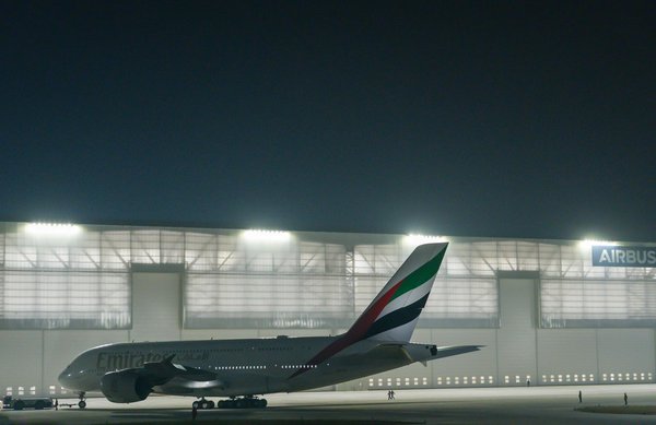 Quelle croisière permet de découvrir les plages de sable rose aux Bahamas?