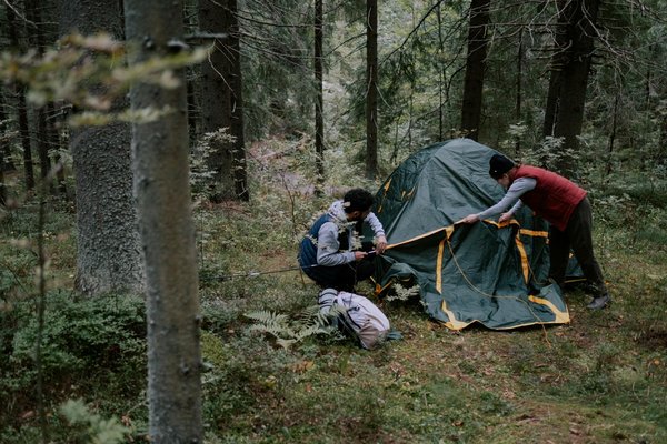 Comment organiser un camping pour une expédition de randonnée dans les montagnes de l'Oural?